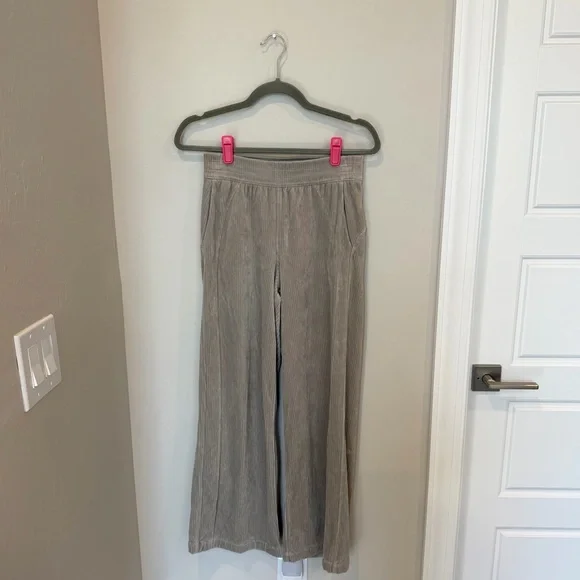 Lululemon Riverstone Scuba Mid Rise Wide Leg Pant Velvet Cord Size 4 - Picture 2 of 6